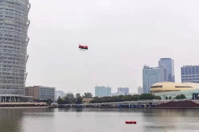 100米以上高層建筑消防,旋翼無(wú)人機(jī)實(shí)現(xiàn)了(圖1) 100米以上高層建筑消防,旋翼無(wú)人機(jī)實(shí)現(xiàn)了(圖1)
